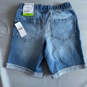 Justice Size 8 Girls pull on jean shorts